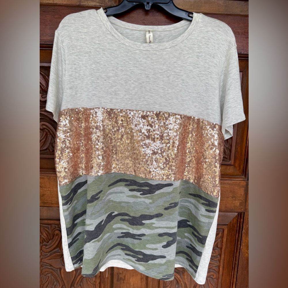 Vanilla Bay Light Gray Short Sleeve Sequin Camo Colorblock Top, NWOT, Size Large - Picture 4 of 5